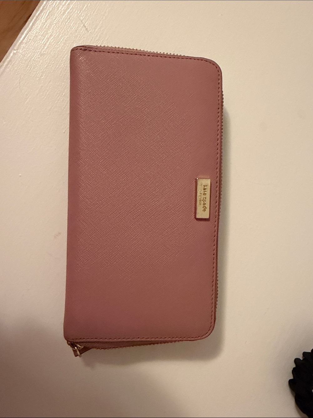 kate spade Saffiano Zip Wallet in Rose Blush - Picture 1 of 3